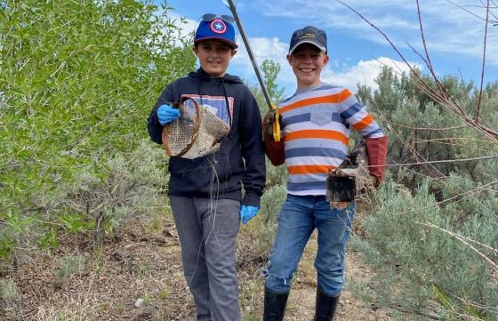 Youth volunteers at Ponds Clean Up day 