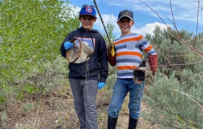 Youth volunteers at Ponds Clean Up day 
